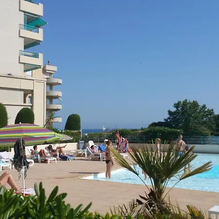 아파트 Les Pins Bleus