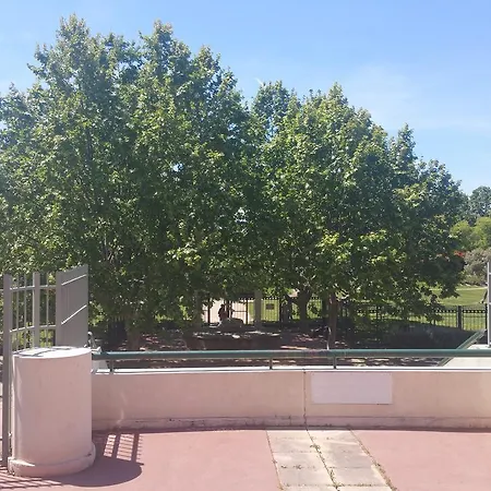 Les Pins Bleus 아파트 *