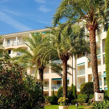 Les Pins Bleus Apartment