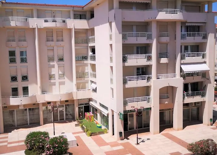 Les Pins Bleus Appartement